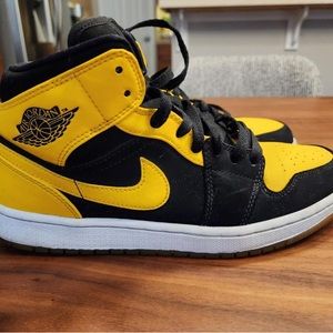 AJ1 Pollen Size 9 (SOLD)